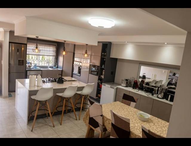 4 BEDROOM APARTMENT FOR SALE IN HALFWAY GARDENS